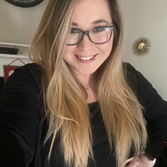 Meet your Posher, Ashley - Picture 1 of 1